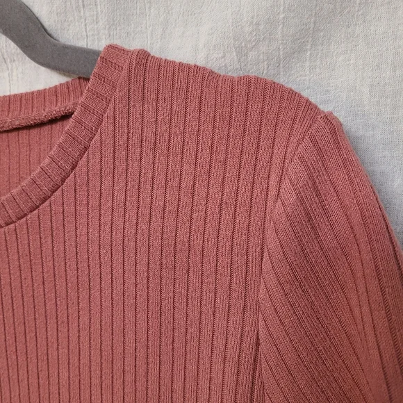 Cropped Ribbed T-Shirt - Picture 3 of 5